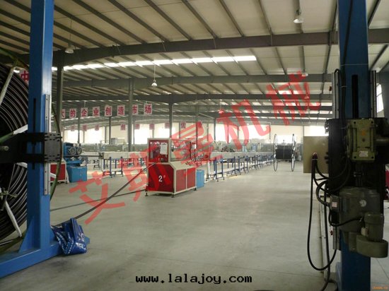 PE矽芯管(guǎn)生(shēng)産線(xiàn)