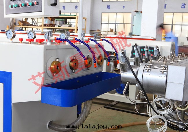 PVC管(guǎn)材生(shēng)産線(xiàn)