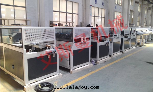 PVC（木(mù)塑）型材生(shēng)産線(xiàn)