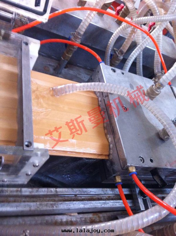 PVC（木(mù)塑）型材生(shēng)産線(xiàn)