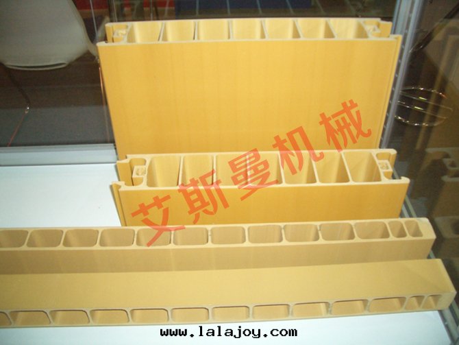 PVC（木(mù)塑）門(mén)板生(shēng)産線(xiàn)