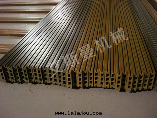 PE、PP木(mù)塑型材生(shēng)産線(xiàn)