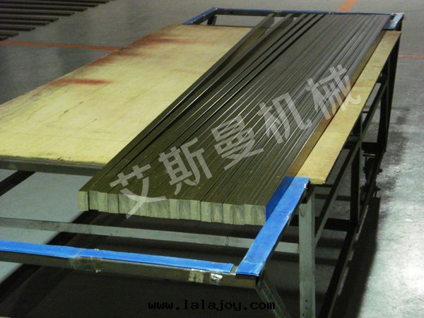 PE、PP木(mù)塑型材生(shēng)産線(xiàn)