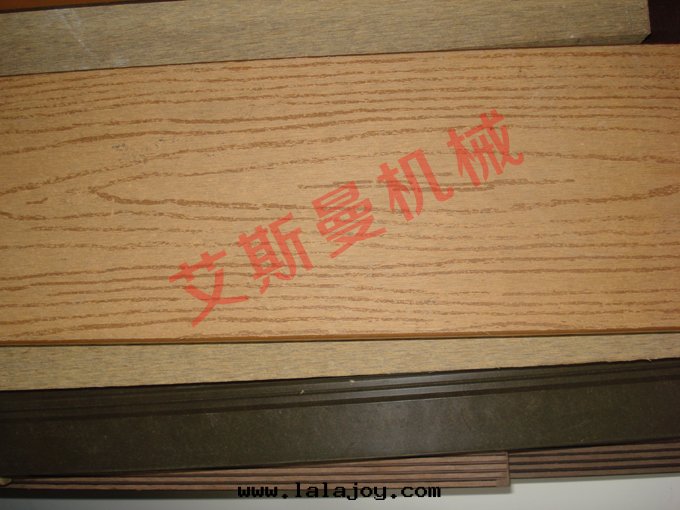 PE、PP木(mù)塑型材生(shēng)産線(xiàn)