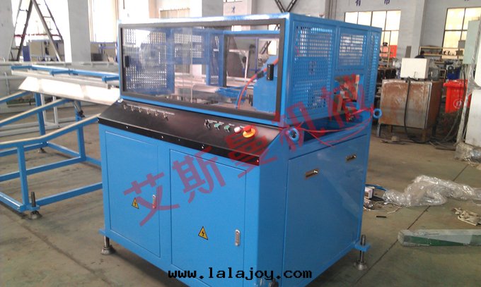 PE、PP木(mù)塑型材生(shēng)産線(xiàn)