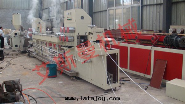 PP打(dǎ)包(bāo)带(dài)生(shēng)産線(xiàn)