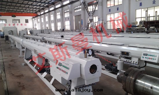 PE实壁(bì)管(guǎn)材生(shēng)産線(xiàn)