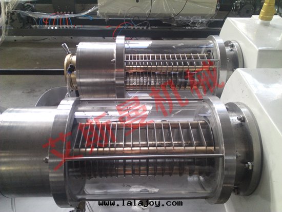 PE实壁(bì)管(guǎn)材生(shēng)産線(xiàn)