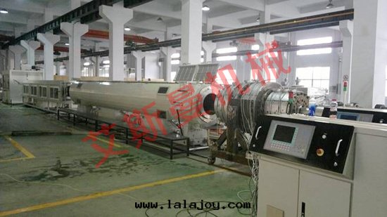 PE实壁(bì)管(guǎn)材生(shēng)産線(xiàn)