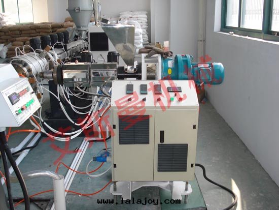 PE矽芯管(guǎn)生(shēng)産線(xiàn)