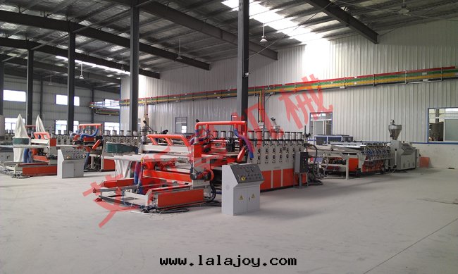 PVC共(gòng)擠发泡板生(shēng)産線(xiàn)