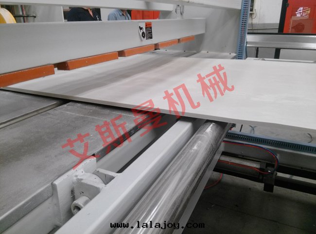 PVC共(gòng)擠发泡板生(shēng)産線(xiàn)