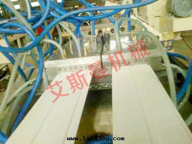 PVC扣(kòu)板生(shēng)産線(xiàn)