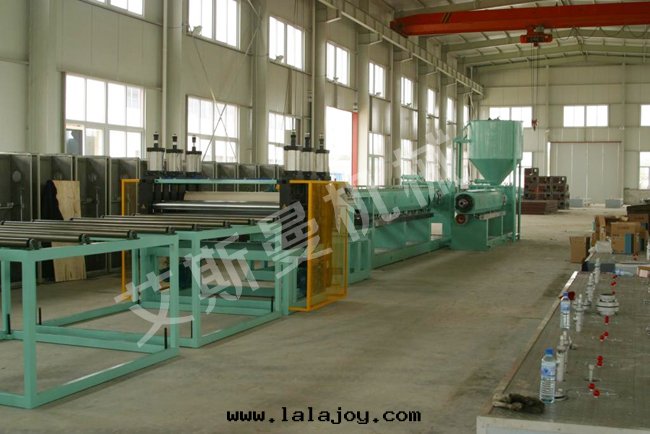 XPS foamed panel production line