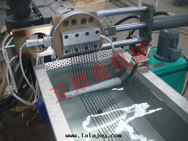 PE,PP 片(piàn)狀料造粒(lì)生(shēng)産線(xiàn)