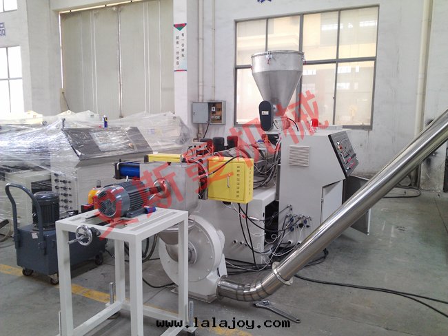 PVC造粒(lì)生(shēng)産線(xiàn)