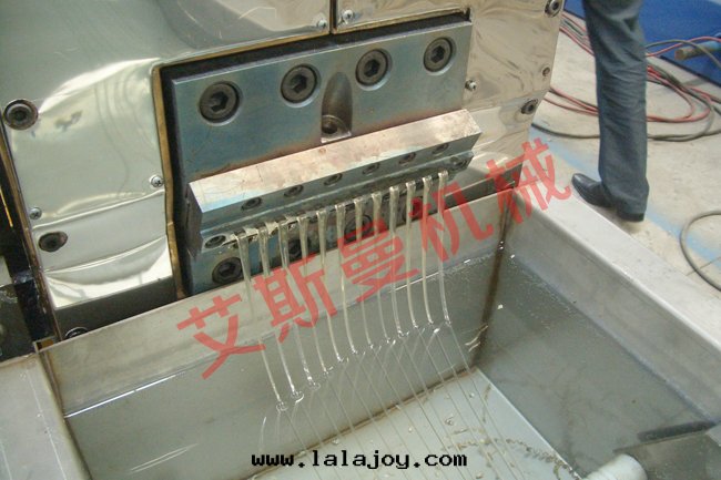 TSK同(tóng)向(xiàng)平双(shuāng)造粒(lì)生(shēng)産線(xiàn)