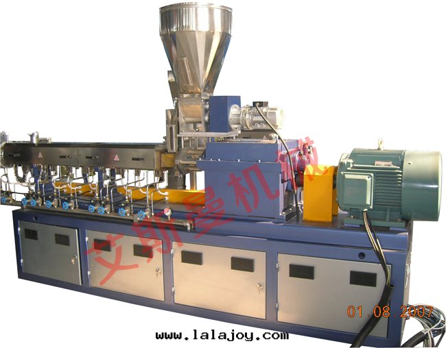 TSK同(tóng)向(xiàng)平双(shuāng)造粒(lì)生(shēng)産線(xiàn)