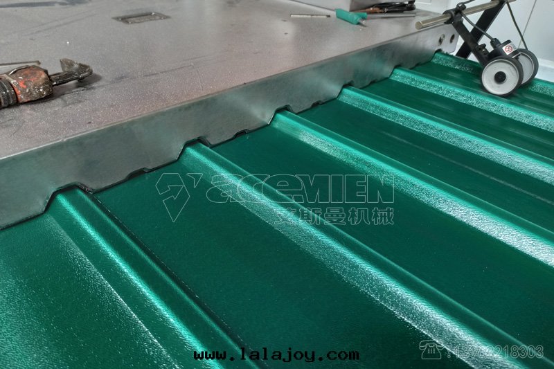 新(xīn)型ASA/pvc琉璃瓦(wǎ)生(shēng)産線(xiàn)