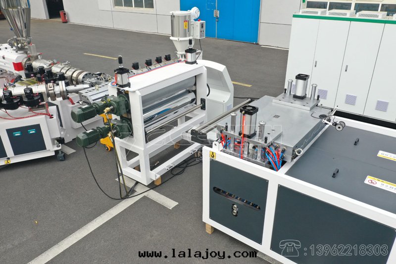 塑料彩鋼(gāng)瓦(wǎ)設備，找(zhǎo)江苏艾斯曼機(jī)械