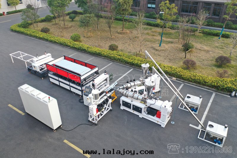 塑料彩鋼(gāng)瓦(wǎ)設備，找(zhǎo)江苏艾斯曼機(jī)械