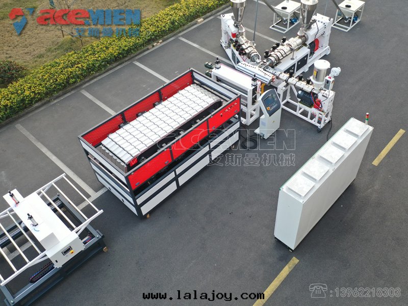 新(xīn)型ASA/pvc琉璃瓦(wǎ)生(shēng)産線(xiàn)