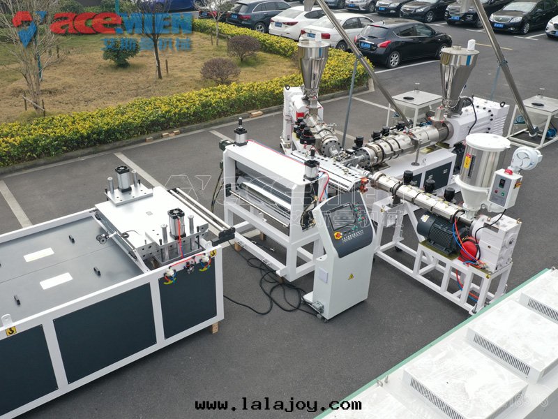 塑料彩鋼(gāng)瓦(wǎ)設備，找(zhǎo)江苏艾斯曼機(jī)械