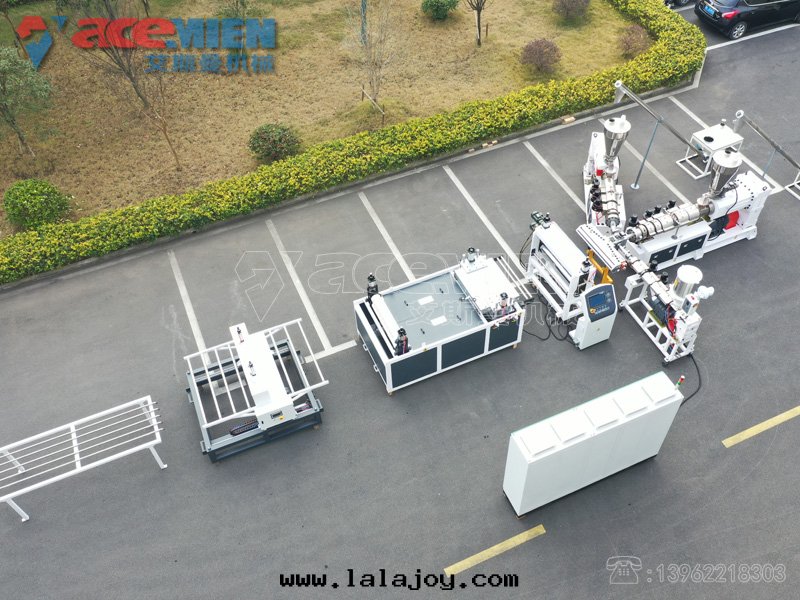 河北(běi)石(dàn)家(jiā)莊PVC合成(chéng)樹(shù)脂瓦(wǎ)設備 仿古建築塑料瓦(wǎ)機(jī)器