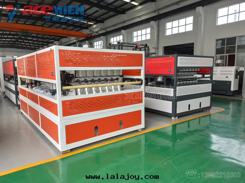 PVC+ASA四(sì)层(céng)覆膜塑料琉璃瓦(wǎ)生(shēng)産線(xiàn)