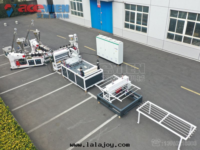 PVC+ASA四(sì)层(céng)覆膜塑料琉璃瓦(wǎ)生(shēng)産線(xiàn)