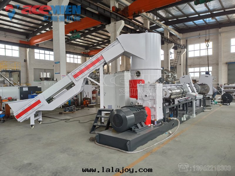 PE保鮮膜回(huí)收(shōu)造粒(lì)生(shēng)産線(xiàn) PE薄膜大(dà)棚膜团(tuán)粒(lì)造粒(lì)生(shēng)産線(xiàn)