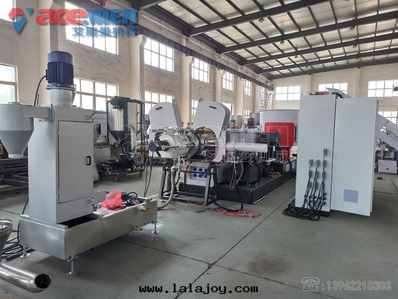 PE保鮮膜回(huí)收(shōu)造粒(lì)生(shēng)産線(xiàn) PE薄膜大(dà)棚膜团(tuán)粒(lì)造粒(lì)生(shēng)産線(xiàn)