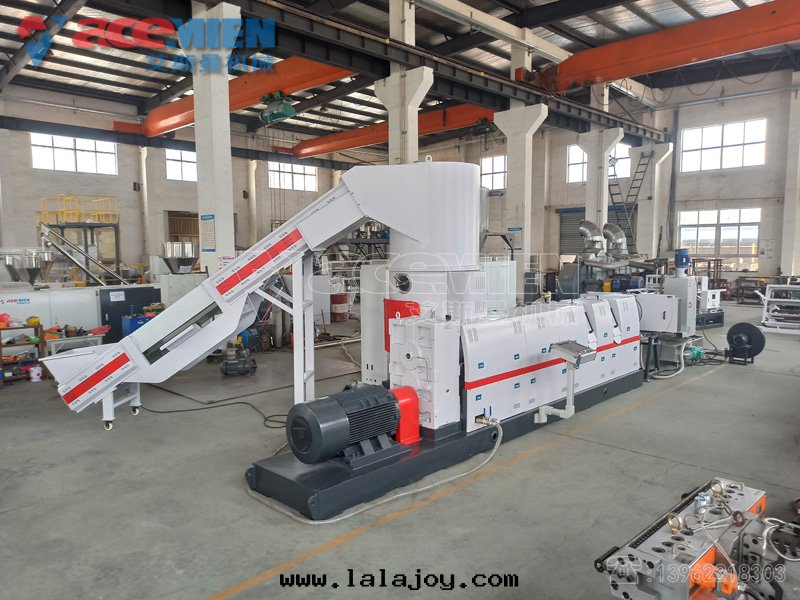 PE保鮮膜回(huí)收(shōu)造粒(lì)生(shēng)産線(xiàn) PE薄膜大(dà)棚膜团(tuán)粒(lì)造粒(lì)生(shēng)産線(xiàn)