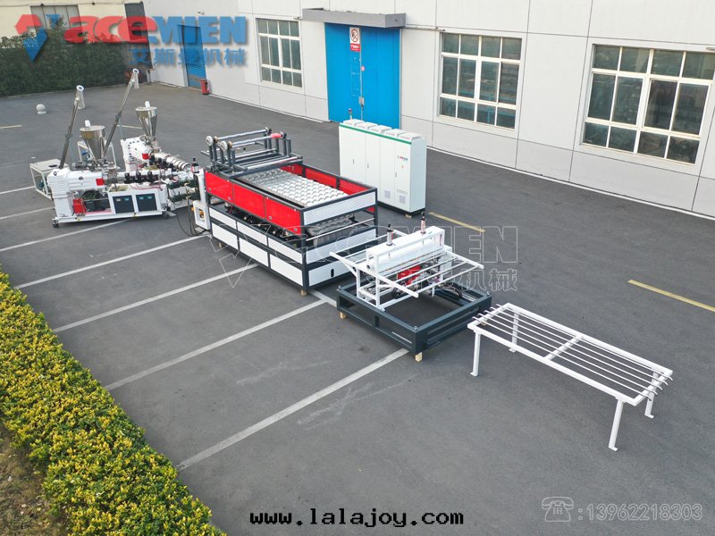 PVC四(sì)层(céng)樹(shù)脂瓦(wǎ)設備 平改坡屋(wū)面瓦(wǎ)機(jī)器