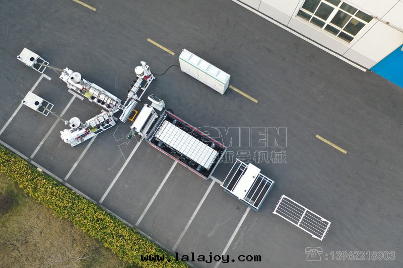 PVC+ASA四(sì)层(céng)覆膜塑料琉璃瓦(wǎ)生(shēng)産線(xiàn) 合成(chéng)樹(shù)脂瓦(wǎ)設備