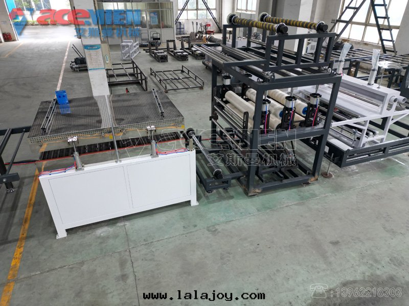 聚碳酸(suān)酯PC透明(míng)瓦(wǎ)生(shēng)産線(xiàn) PET片(piàn)材三(sān)輥壓延設備 塑料彩鋼(gāng)瓦(wǎ)機(jī)器