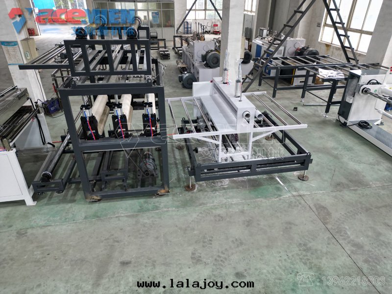 山(shān)東(dōng)地(dì)區(qū)970mmPC聚碳酸(suān)酯塑料透明(míng)瓦(wǎ)生(shēng)産線(xiàn) PET透明(míng)彩鋼(gāng)瓦(wǎ)設備