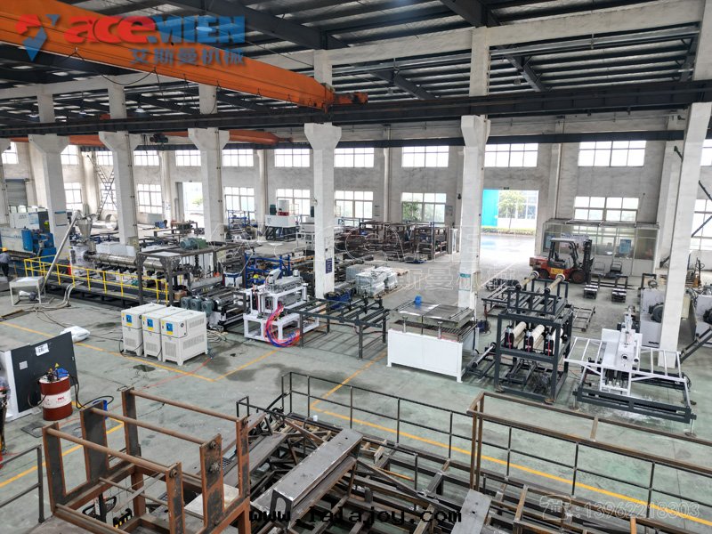 PC-PET透明(míng)波(bō)浪瓦(wǎ)生(shēng)産線(xiàn)（双(shuāng)模快(kuài)速切(qiè)換）